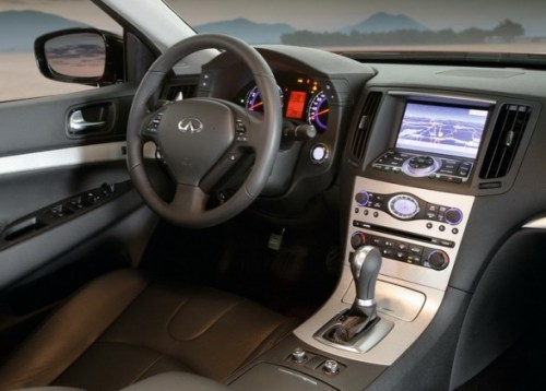 infiniti-g37-coupe-dashboard-588x422