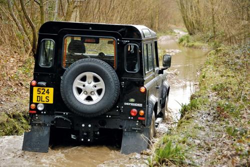 land-rover-defender-b
