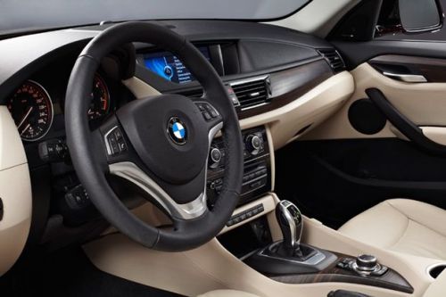BMW-X1-int