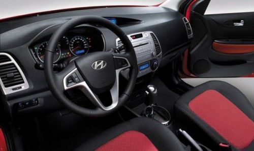 Hyundai-i20-int