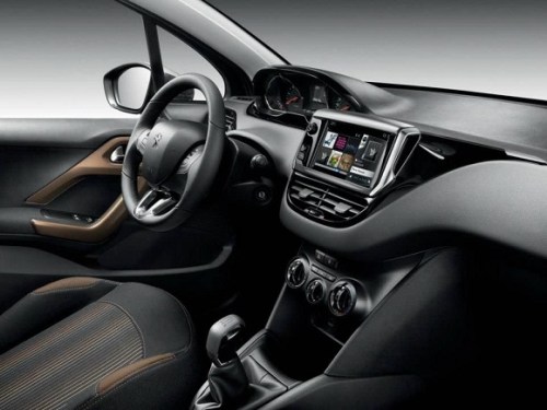 Peugeot-208-ehdi-int
