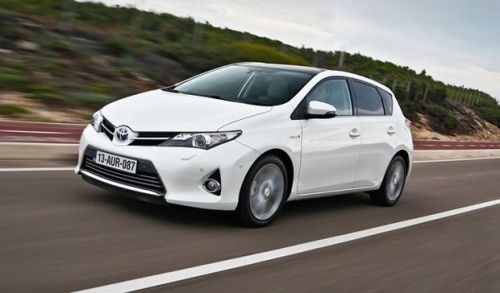 Toyota-Auris-HSD-2013-0