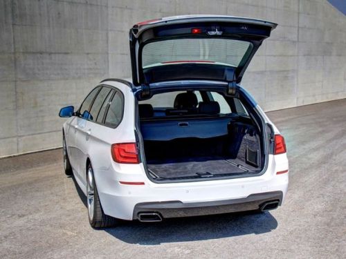 BMW-M550d-xDrive-Touring-maletero