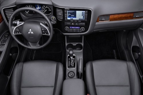 Mitsubishi-outlander-int