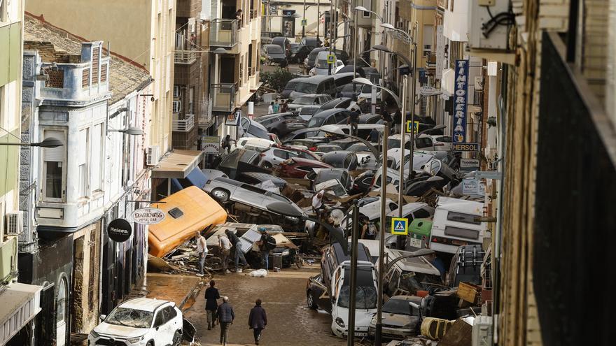 Coches siniestrados pro la riada en Valencia 